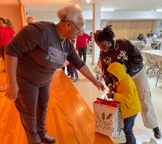 Community Service Guild delivers toys for Christmas